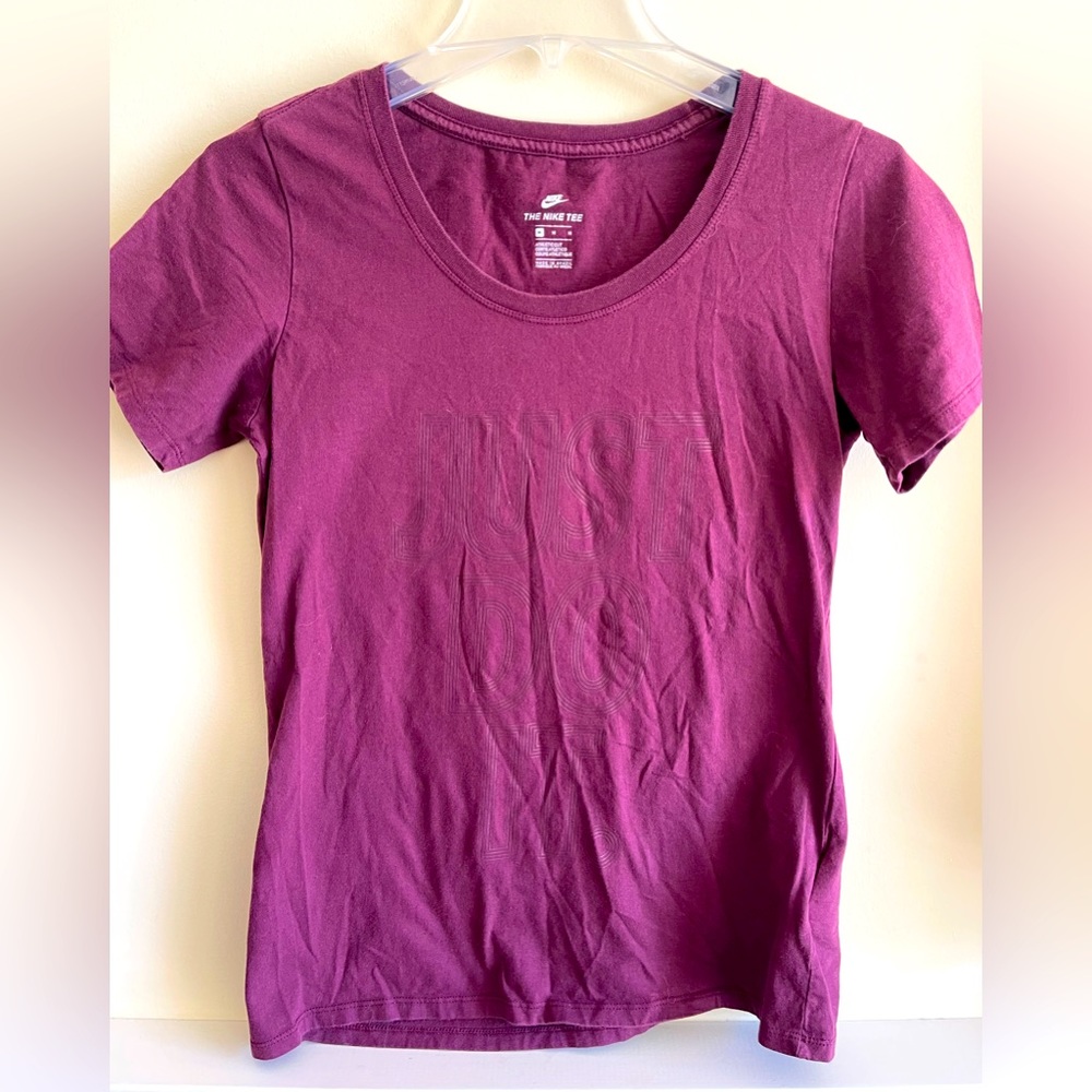Women’s M Nike Athletic Tee